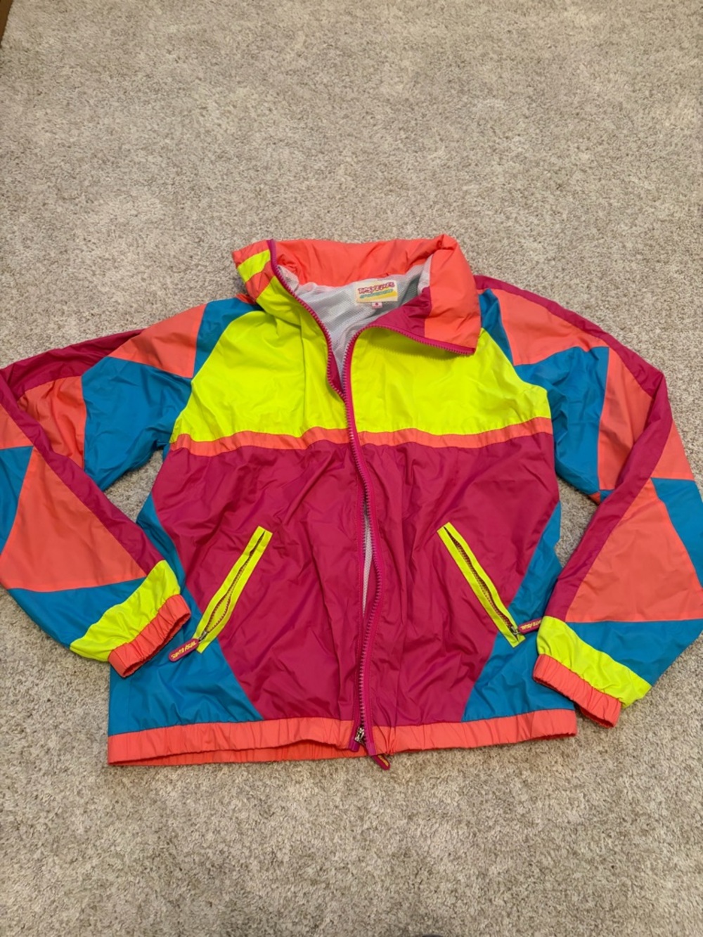 Women’s vintage wind breaker jacket